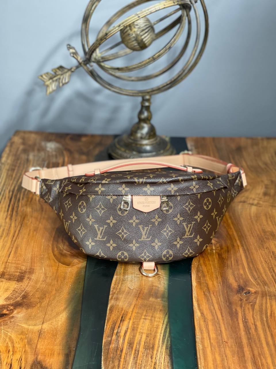 Τσαντάκι Louis Vuitton - Code 7653