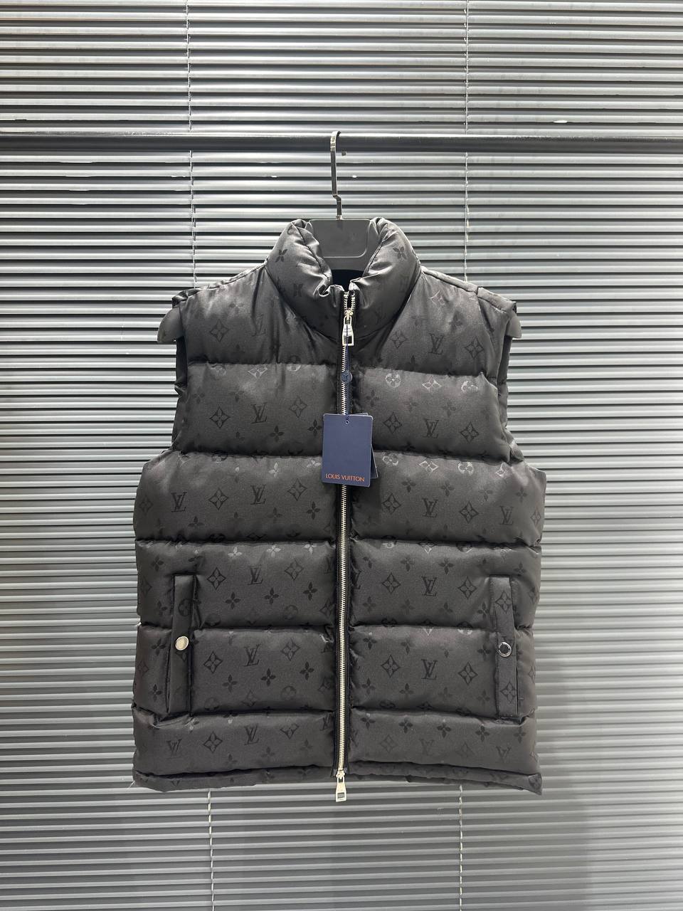 Αμάνικο Louis Vuitton - 7573